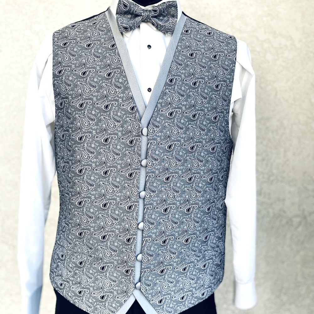 After Six paisley silver grey vest only